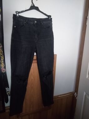 Black American Eagle High-Rise Jeans